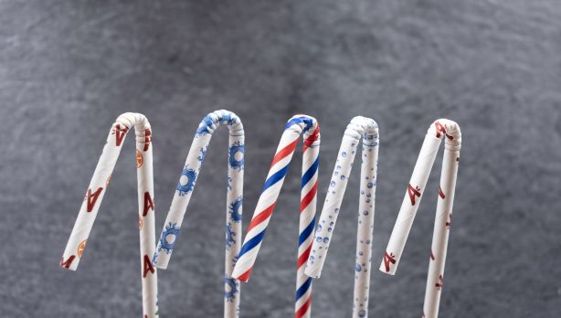 U-shape straws with printed patterns